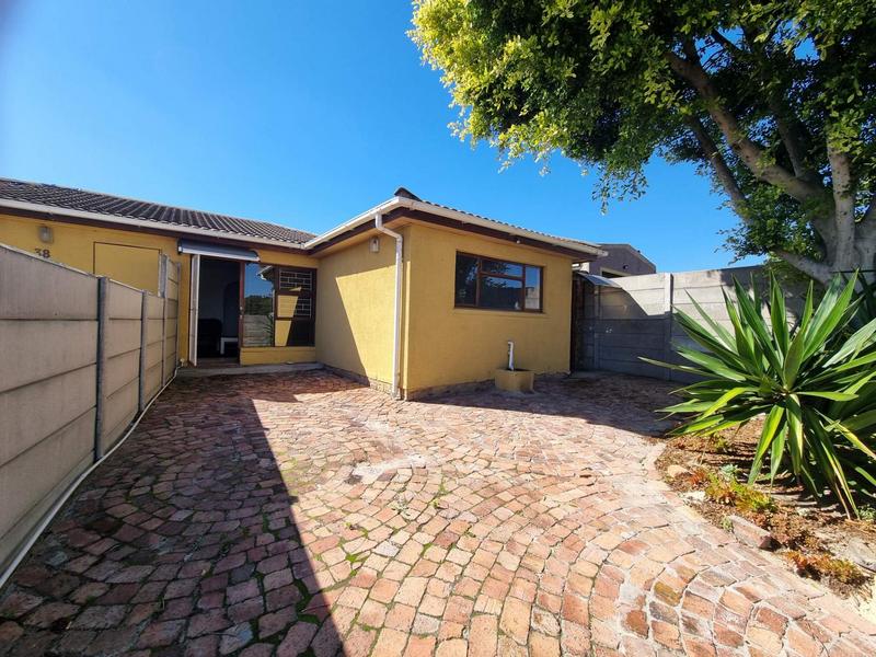 To Let 2 Bedroom Property for Rent in Highbury Western Cape